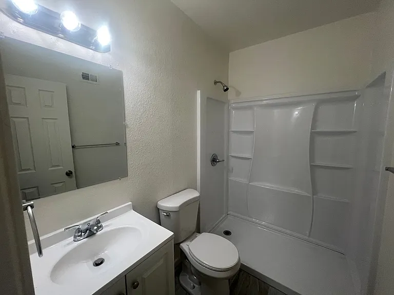 535 E Jacinto St — Photo 6