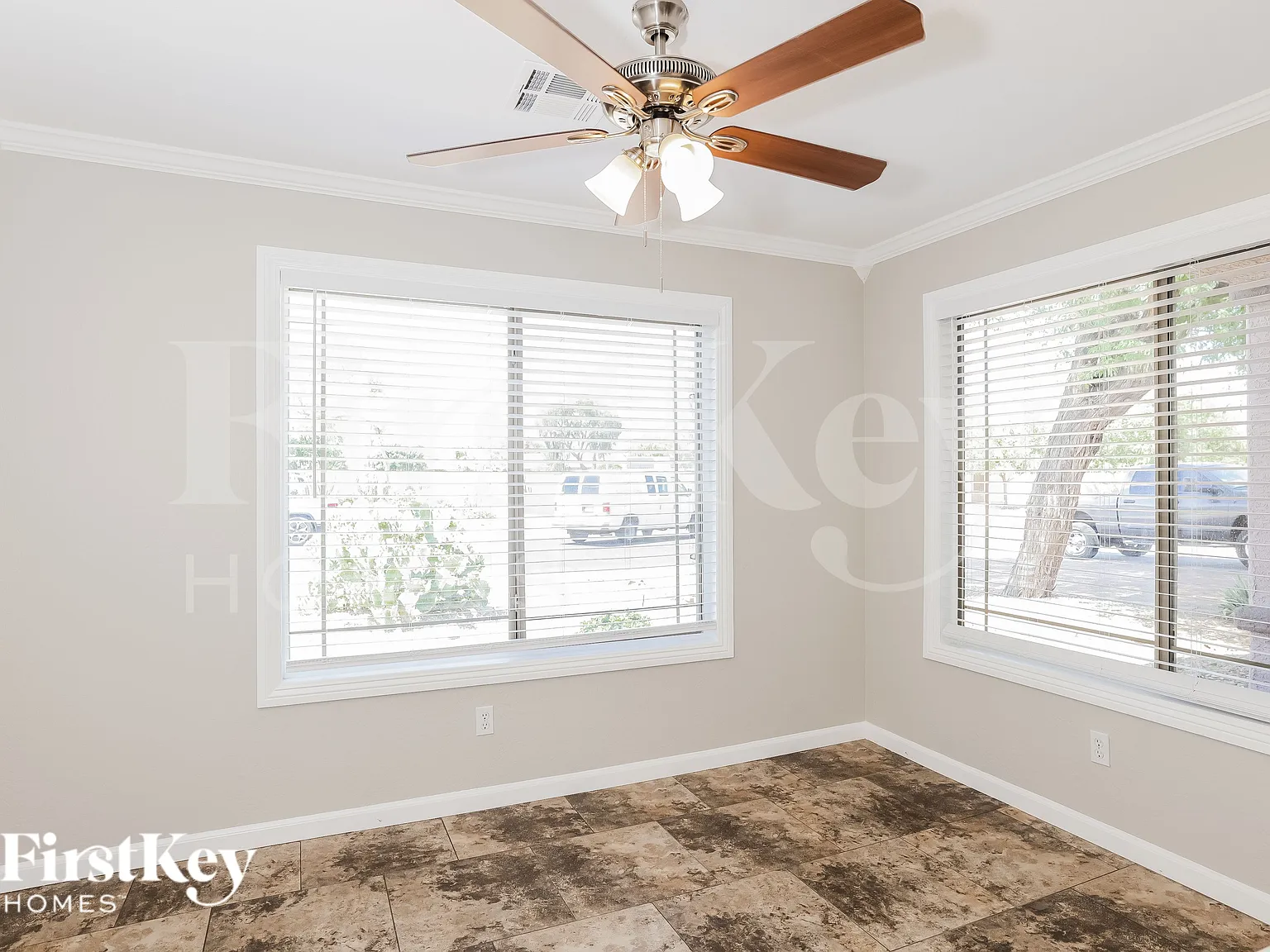 3 bed, 2.0 bath, 1551 sqft, $2,305 — Photo 4