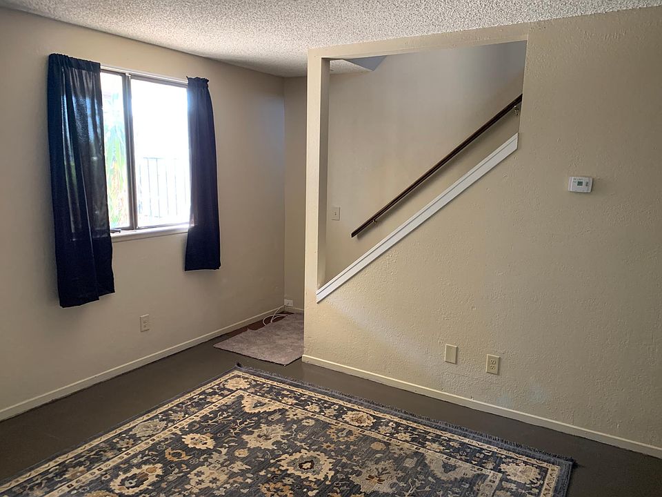 1st image of 2526 Valley St APT 4