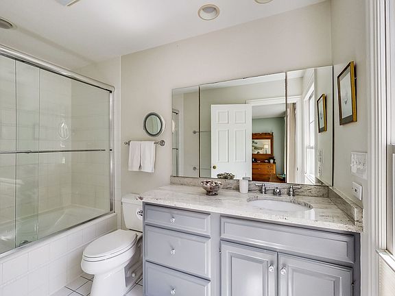 5th image of 411 Evanston Ave