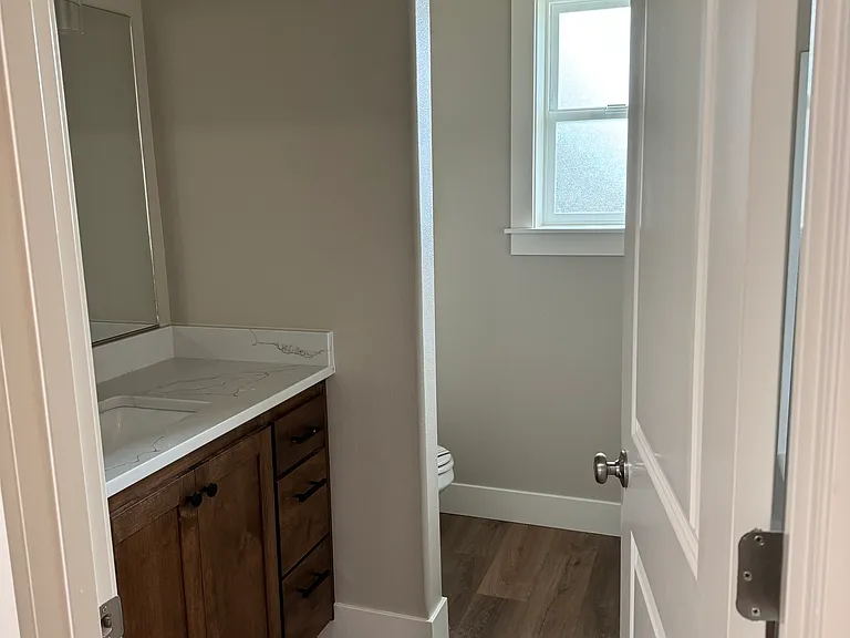 714 NW Charles Ln — Photo 5