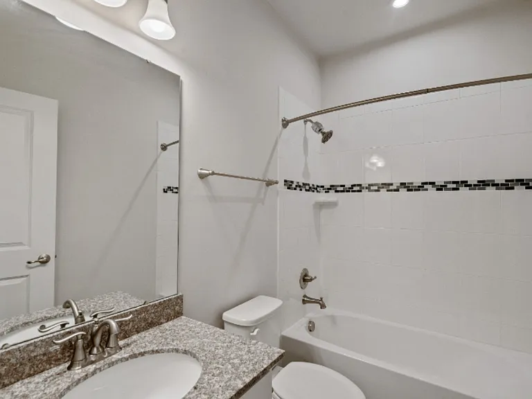 1221 Trenton Pl SE — Photo 17