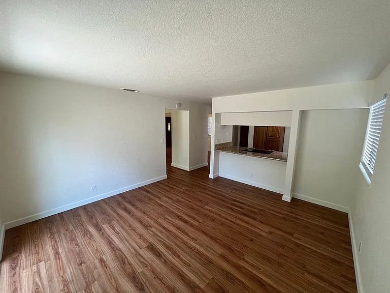 8654 Thelen Ct — Photo 8