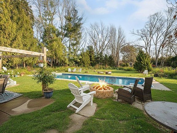 5th image of 3816 Galloway Rd