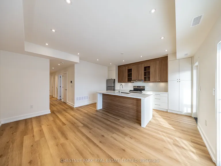 29 Hatherley Rd #D — Photo 6