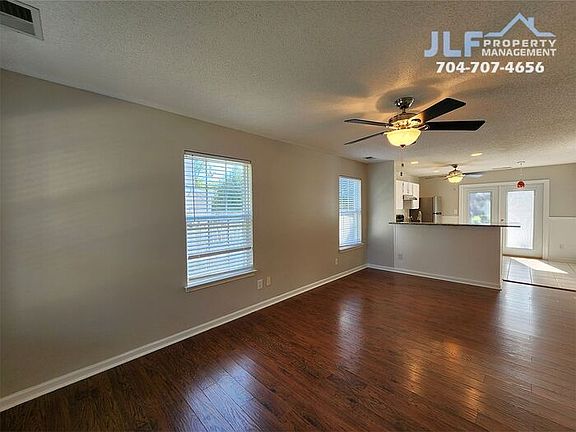 3rd image of 3058 Champion Ln SW