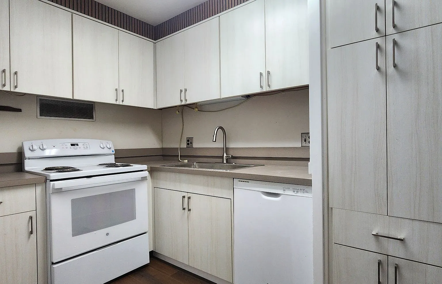 Convenient Ala Moana Rental — Photo 2