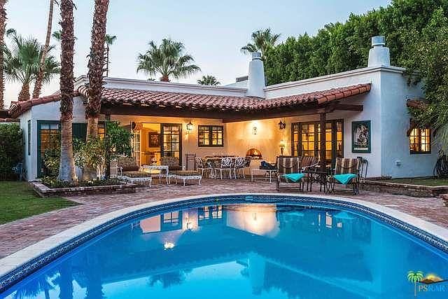 Pool & Backyard