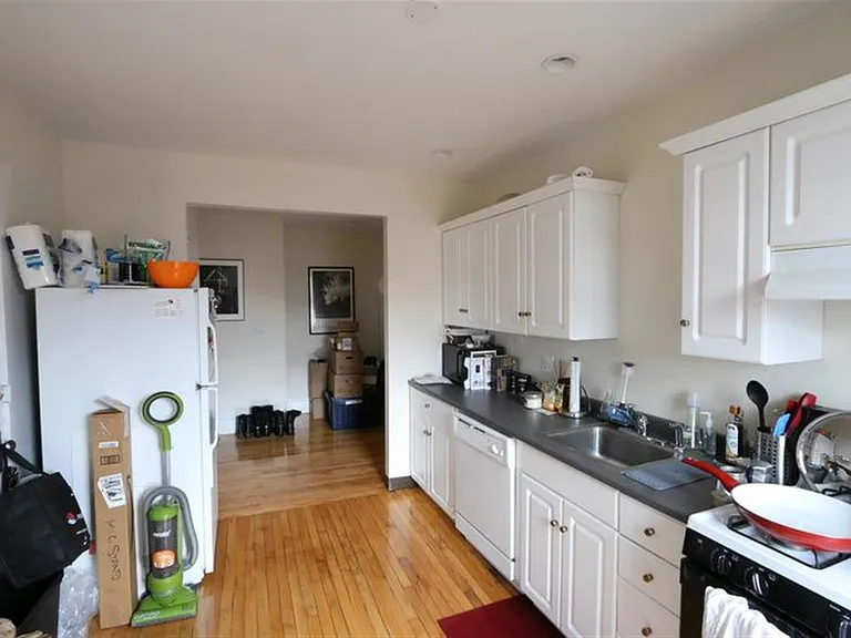 331 Harvard St #5 — Photo 8