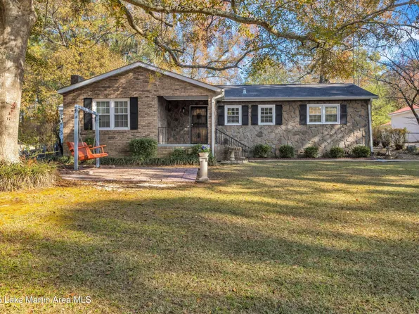 180 Summer Place Ln, Sylacauga, AL 35150