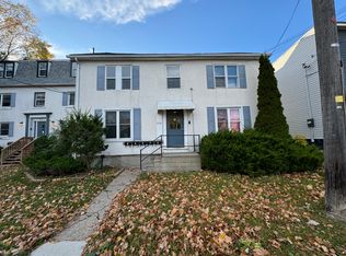 616 Victoria St #4, Kingston, ON K7K 4S4