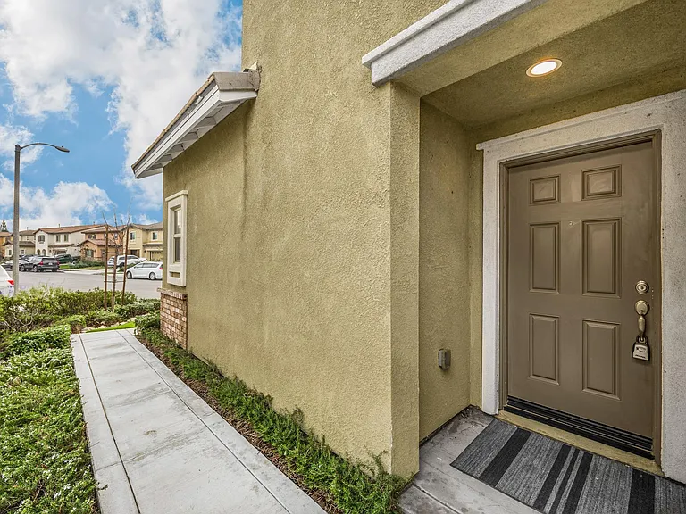 6922 Sunbeam Way — Photo 3