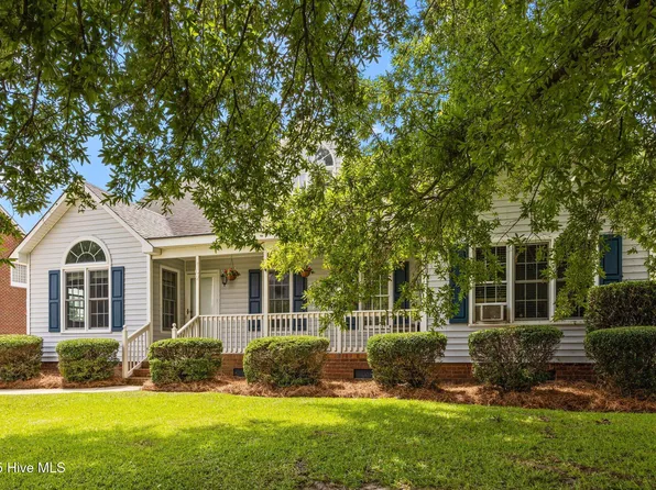 102 White Oak Dr, Greenville, NC 27858