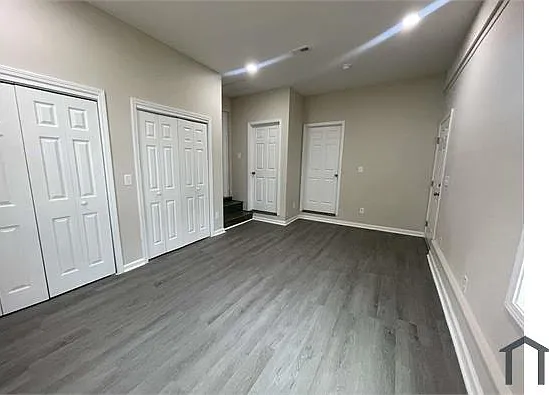 1617 N Main St — Photo 17