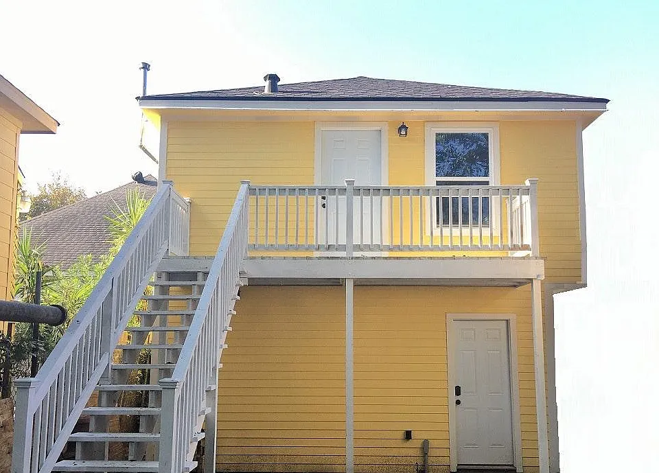 front view of the cottage style garage apartment