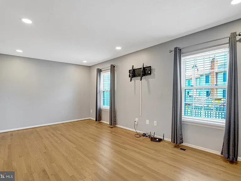6063 Hydrangea Dr — Photo 18
