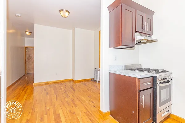 Rented by MySpaceNYC | media 7