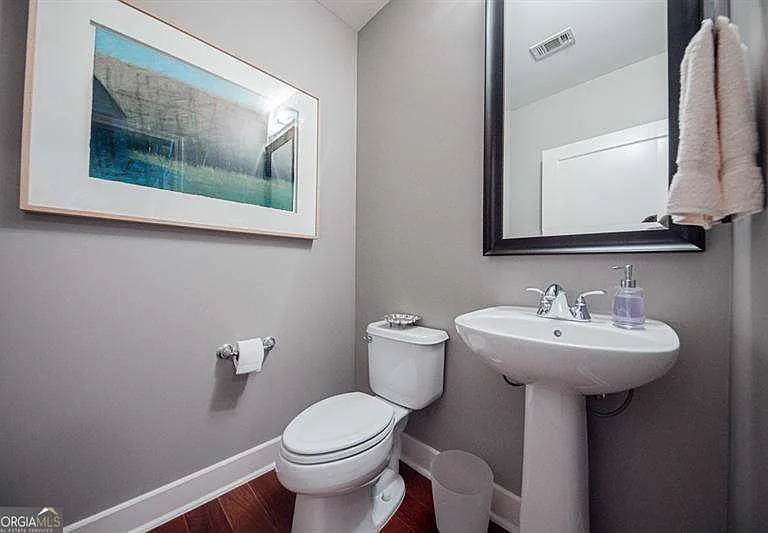 2795 Peachtree Rd NE #1909 — Photo 24