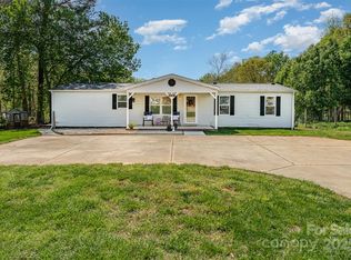 4767 Stratford Ln, Denver, NC 28037