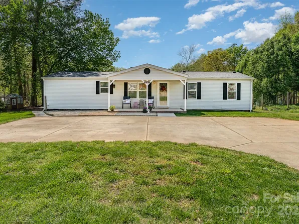4767 Stratford Ln, Denver, NC 28037