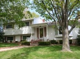 22 Dover Dr, Endicott, NY 13760