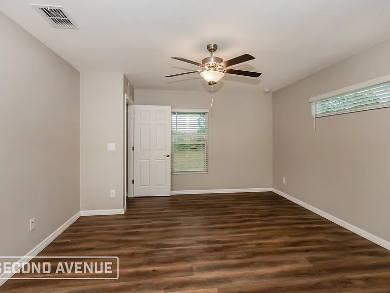 736 Barcia St E — Photo 11