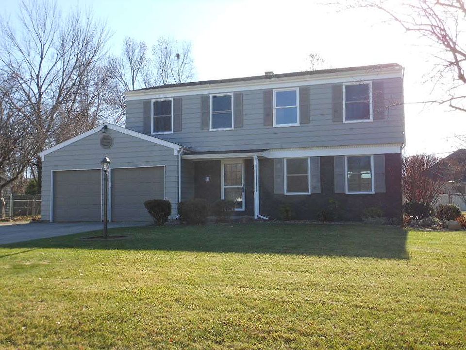 1st image of 23404 Crestwood Dr