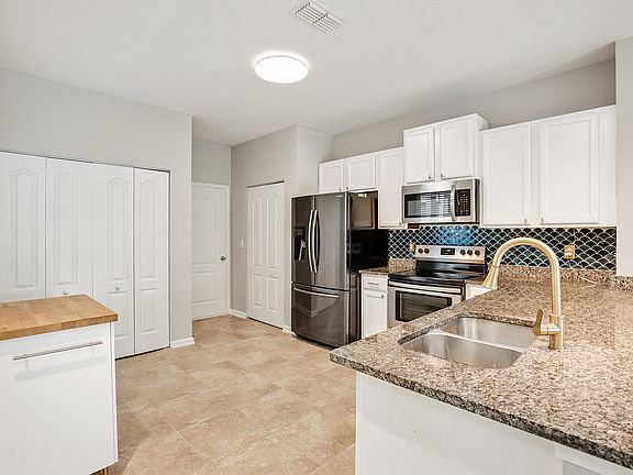 3rd image of 425 Servia Dr #1