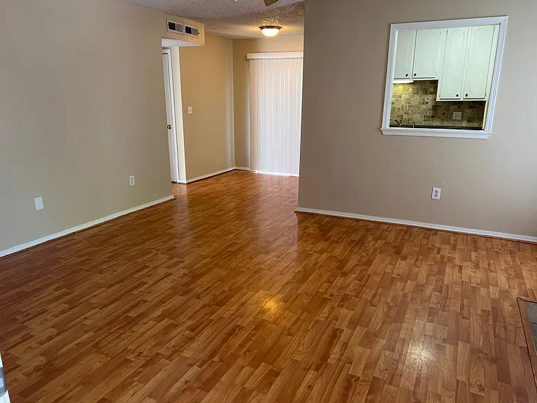 1200 N Cedar Ave #312 — Photo 2