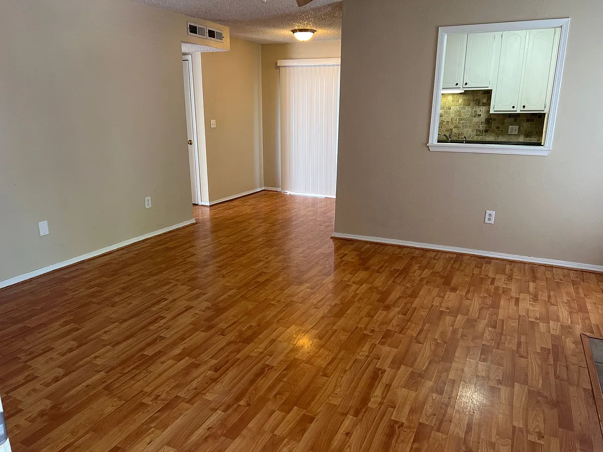 Building Photo - 1200 N Cedar Ave #312