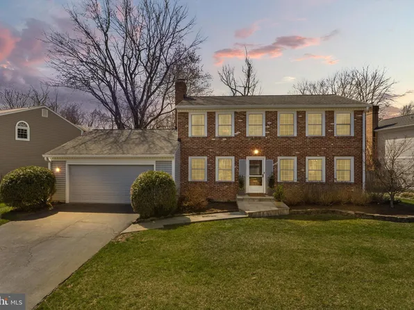 10955 Adare Dr, Fairfax, VA 22032