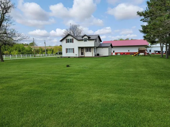 11047 Valley Ave, Cresco, IA 52136