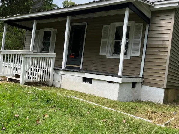 206 Tree Ln, Suffolk, VA 23437