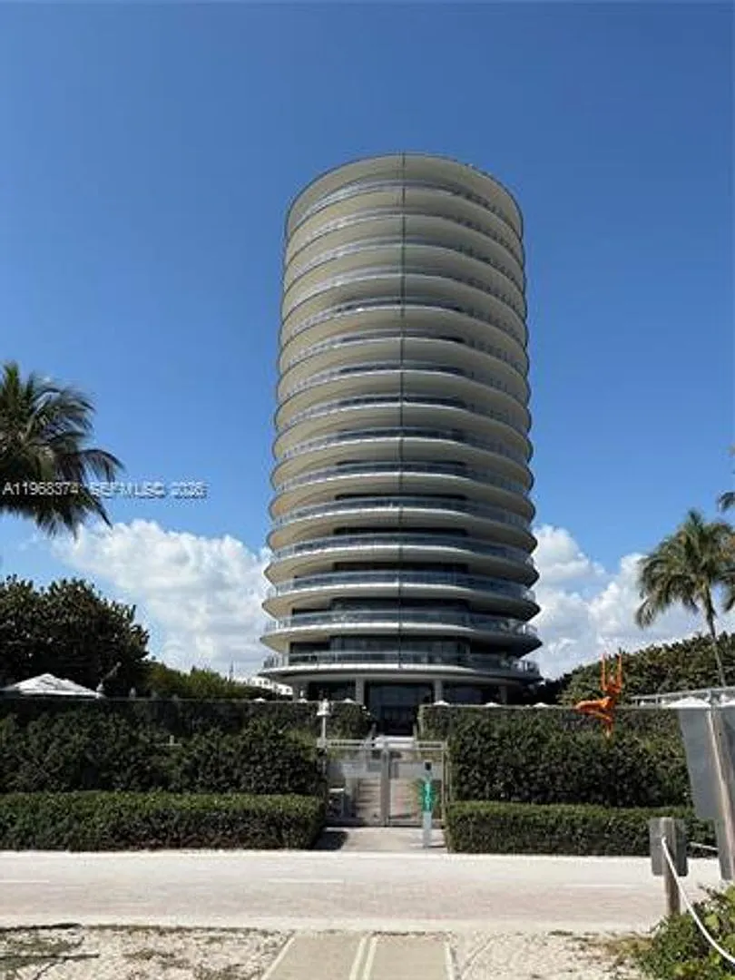 Building Photo - 8701 Collins Ave #803