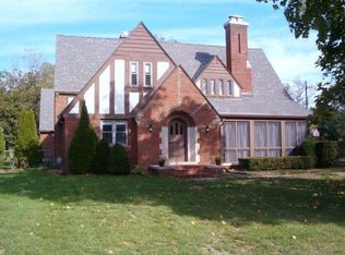 704 W Commerce Rd, Commerce Township, MI 48382