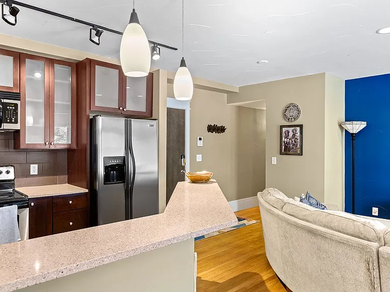 740 N Sherman St #208 — Photo 4