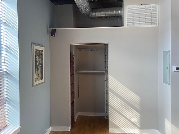 4th image of 3150 N Sheffield Ave APT 208