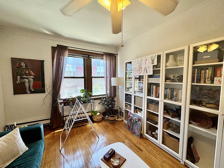 748 W Webster Ave #203 — Photo 3