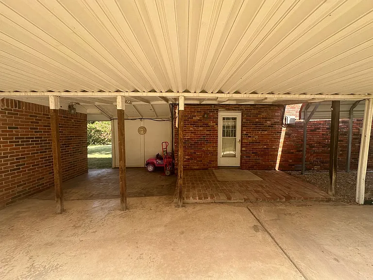 16881 Beau Kay Dr — Photo 4