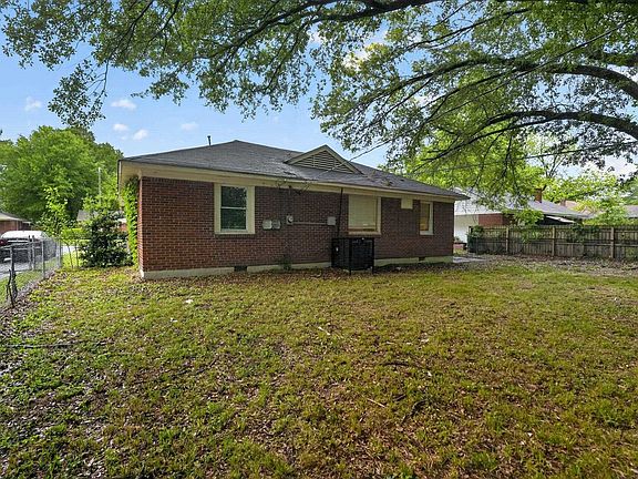 5th image of 3047 S Edgeware Rd
