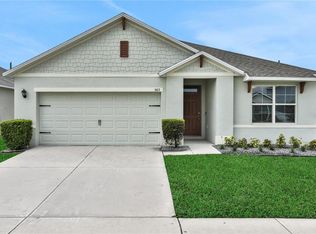 563 Autumn Stream Dr, Auburndale, FL 33823