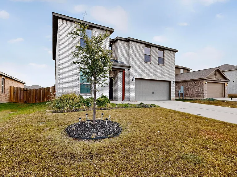 305 Honeysuckle Ln — Photo 40