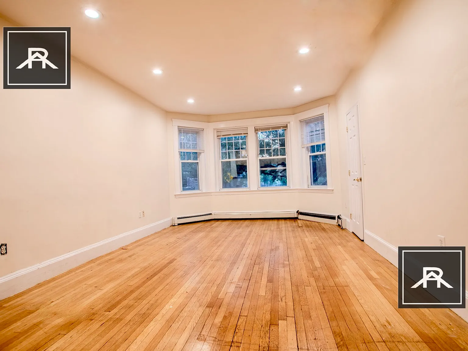 4 bed, 3.0 bath, 1200 sqft, $6,900 — Photo 3