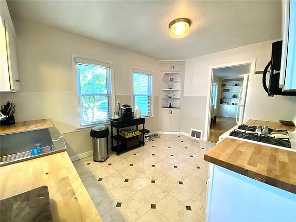 5th image of 235 Maryland Ave