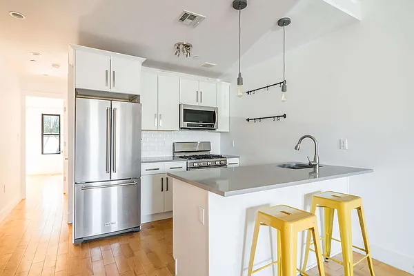 Rented by Compass | media 24