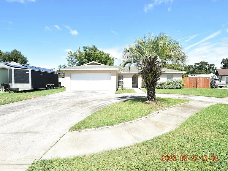 604 Southwood Cv — Photo 2