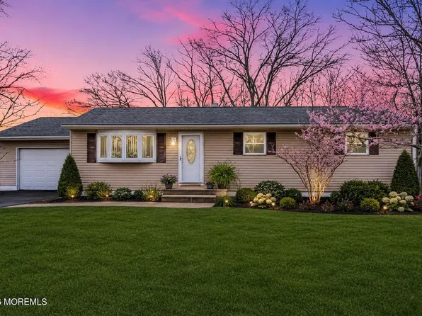 26 Clark Dr, Howell, NJ 07731