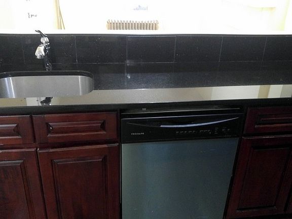 5th image of 72 Rockaway Ave #1J