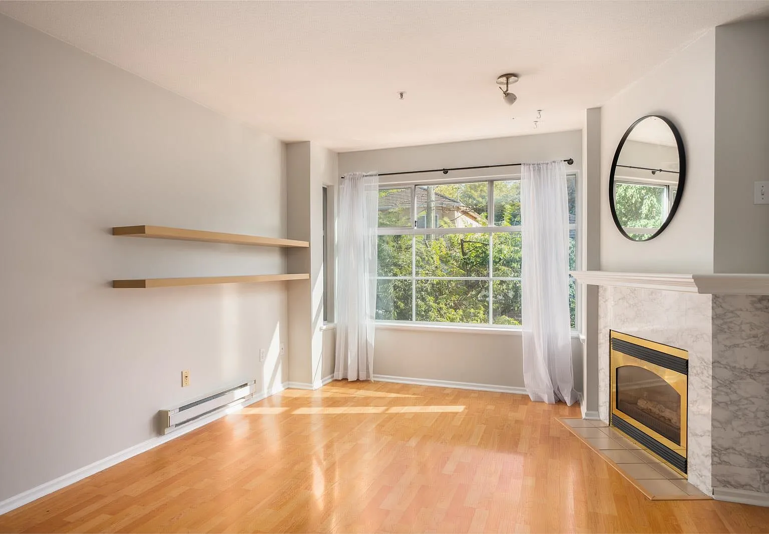 1 bed, 583 sqft, $1,950 — Photo 2