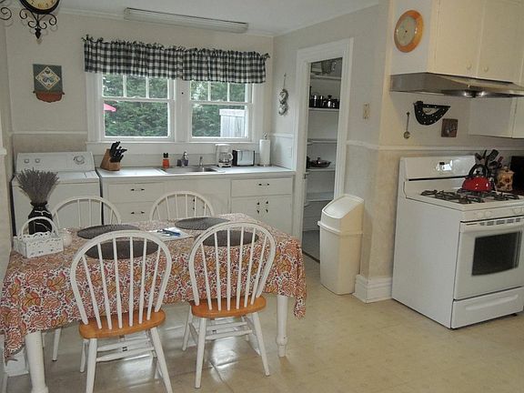 2nd image of 557 Center St